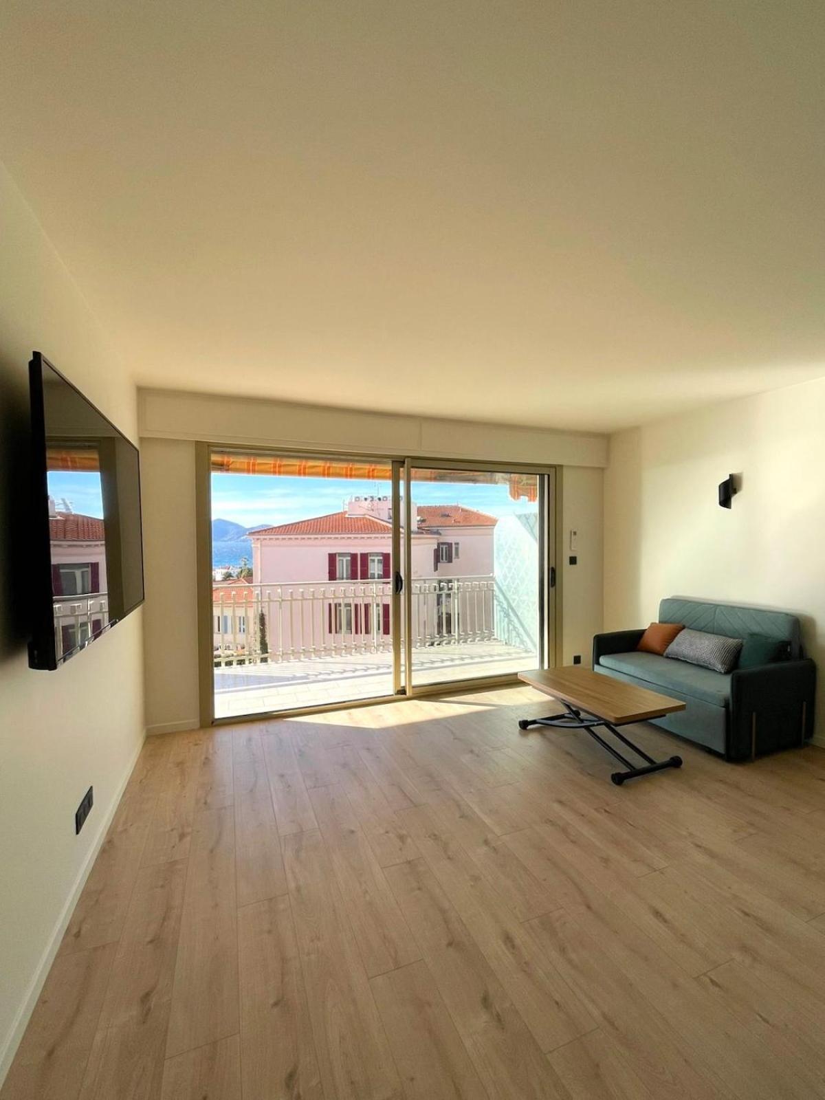 3 Renovated Sea View 2025 * Cannes
